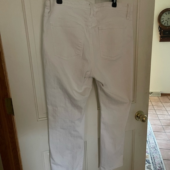 J.CREW WHITE JEANS!  Size 32 “QUALITY is everything” - Picture 4 of 7